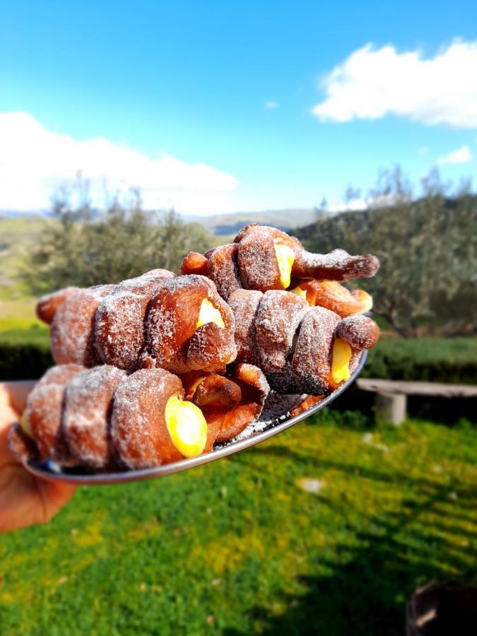 Agriturismo La Stragola Nicosia Ngoại thất bức ảnh