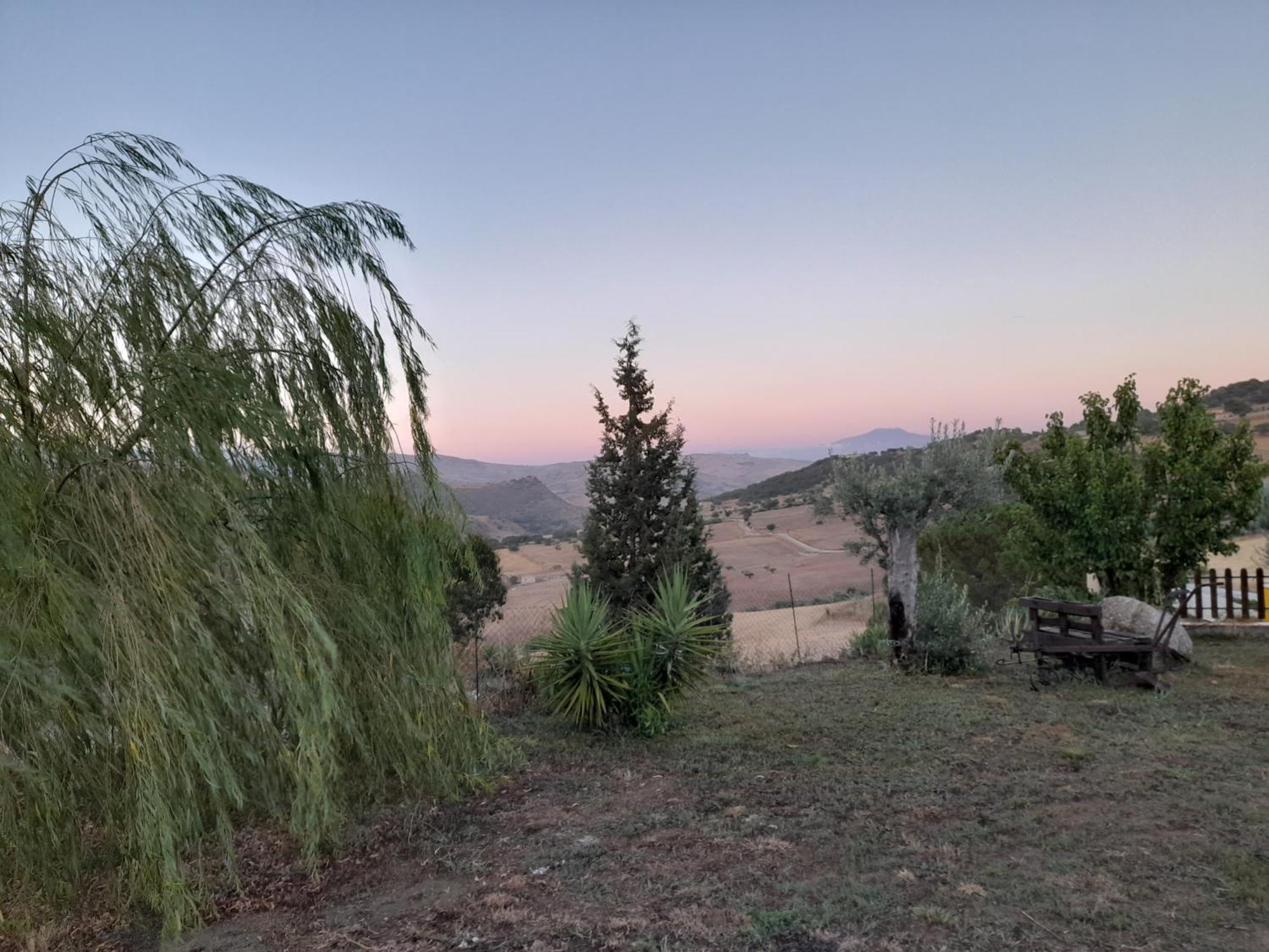 Agriturismo La Stragola Nicosia Ngoại thất bức ảnh