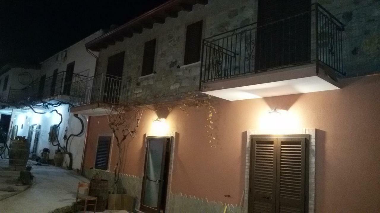 Agriturismo La Stragola Nicosia Ngoại thất bức ảnh