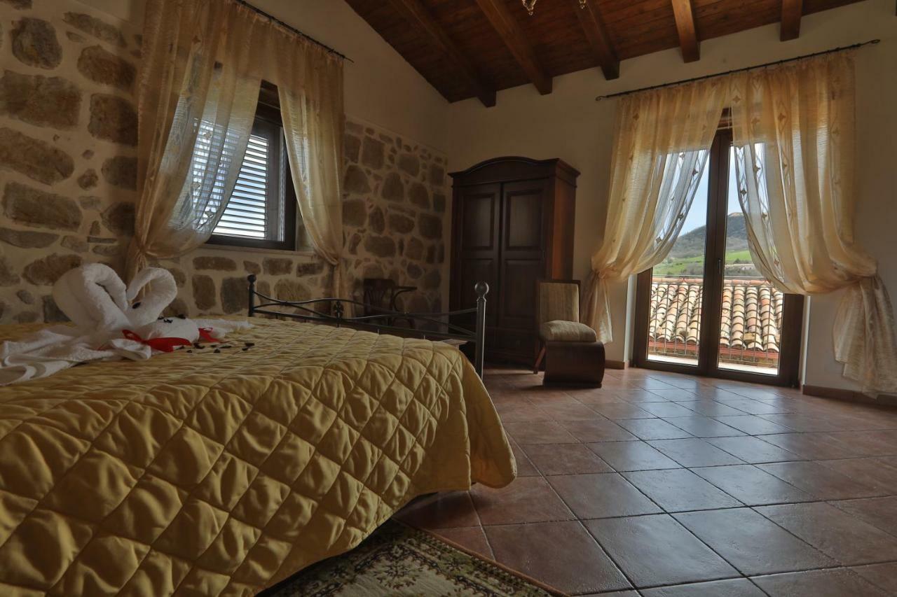 Agriturismo La Stragola Nicosia Ngoại thất bức ảnh